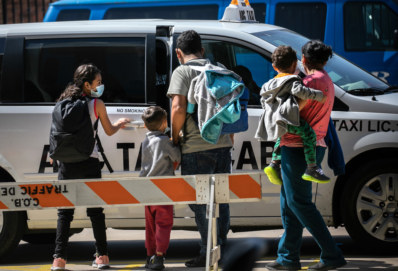 Experts Warn of Illegal Immigrants ‘Renting’ Kids to Cross Border