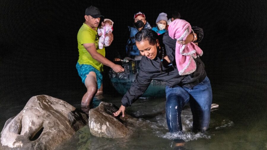Republicans Tell Biden to Find a New Leader for Border Crisis