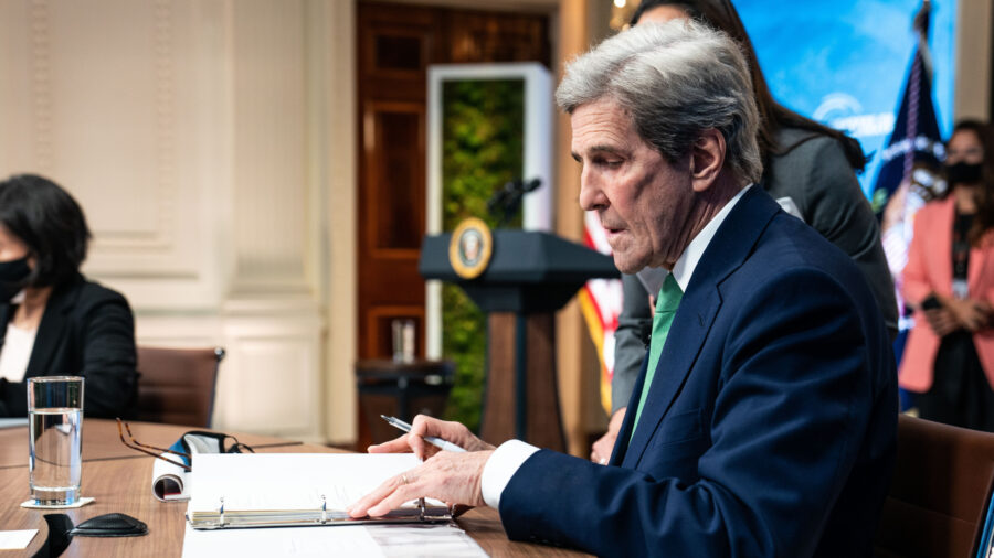 John Kerry Denies Allegations That He Tipped Off Iran About Israeli Attacks