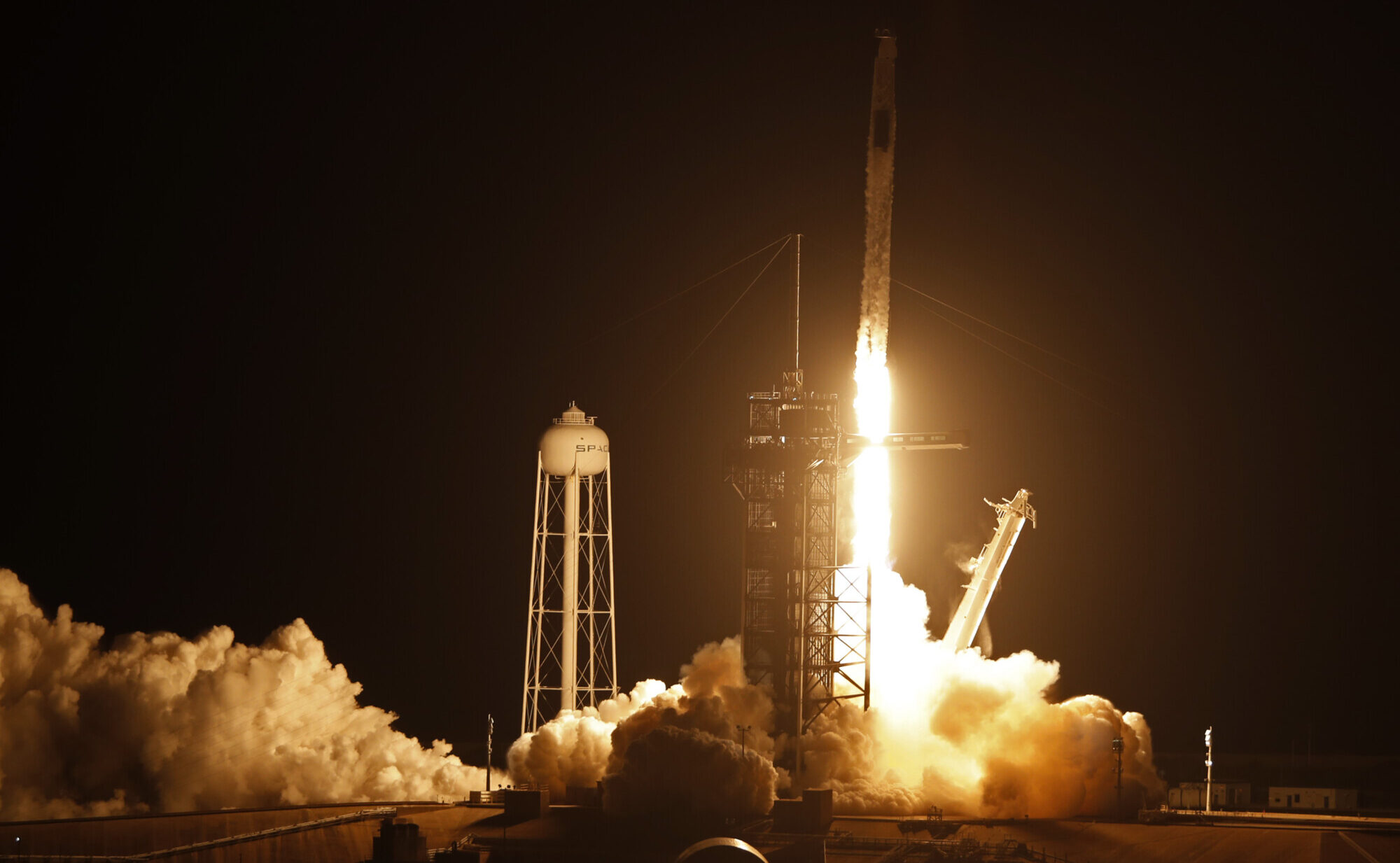 SpaceX Rocketship Launches 4 Astronauts on NASA Mission to Space Station