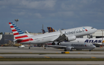 American Airlines Cancels Hundreds More Flights Monday
