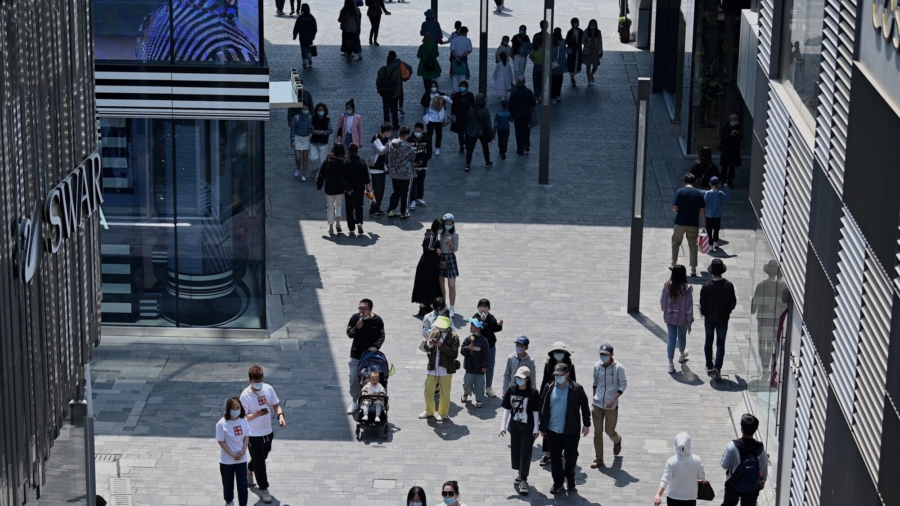 Police-Like Law Enforcers Abuse Merchants: Video