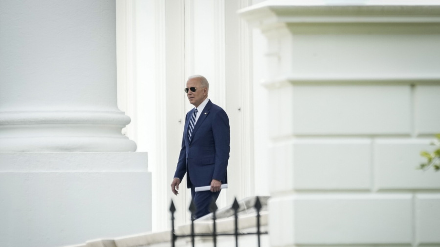 Biden Pays Tribute to Troops in Virginia