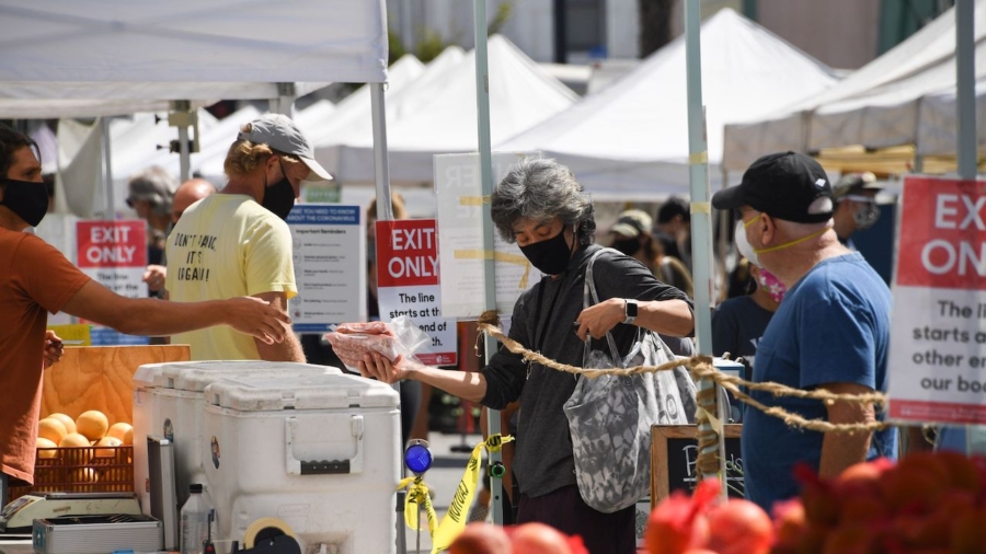 Los Angeles Is Battling Invasive Fruit Flies