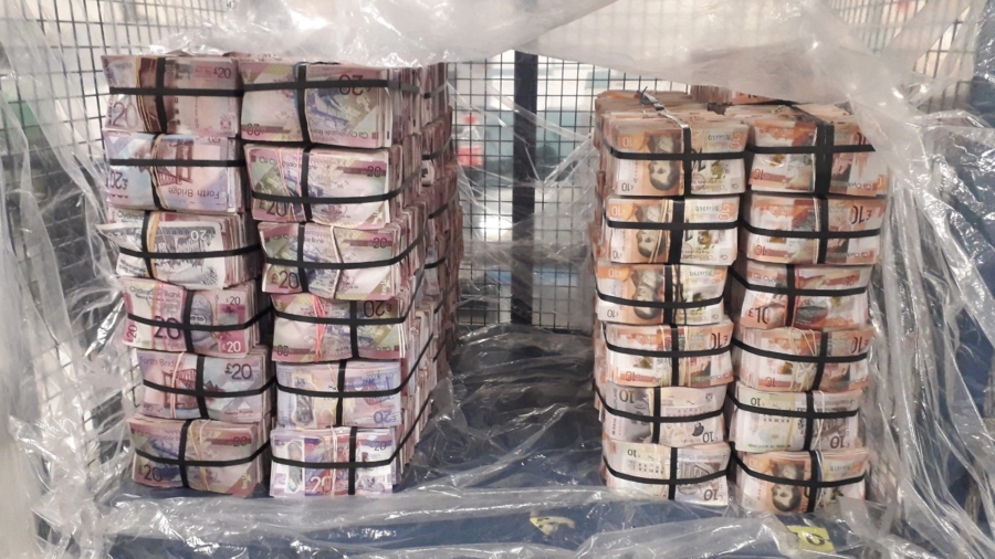 London Police Seize $7M After Spotting Man Struggling To Carry Bags Stuffed With Cash