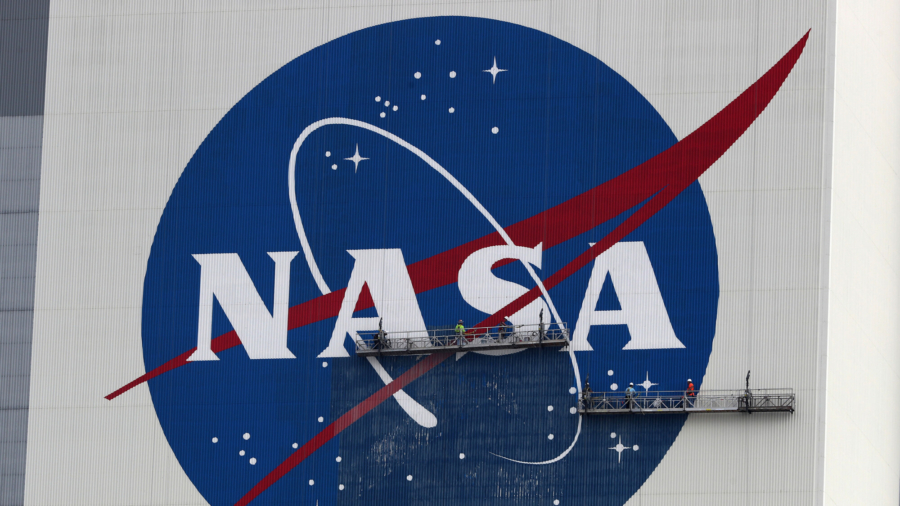 Northrop to Build Homes on Moon Orbit Under $935 Million NASA Contract
