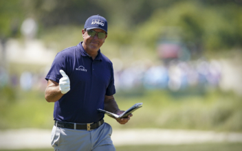 50-Year-Old Mickelson Oldest PGA Winner Ever