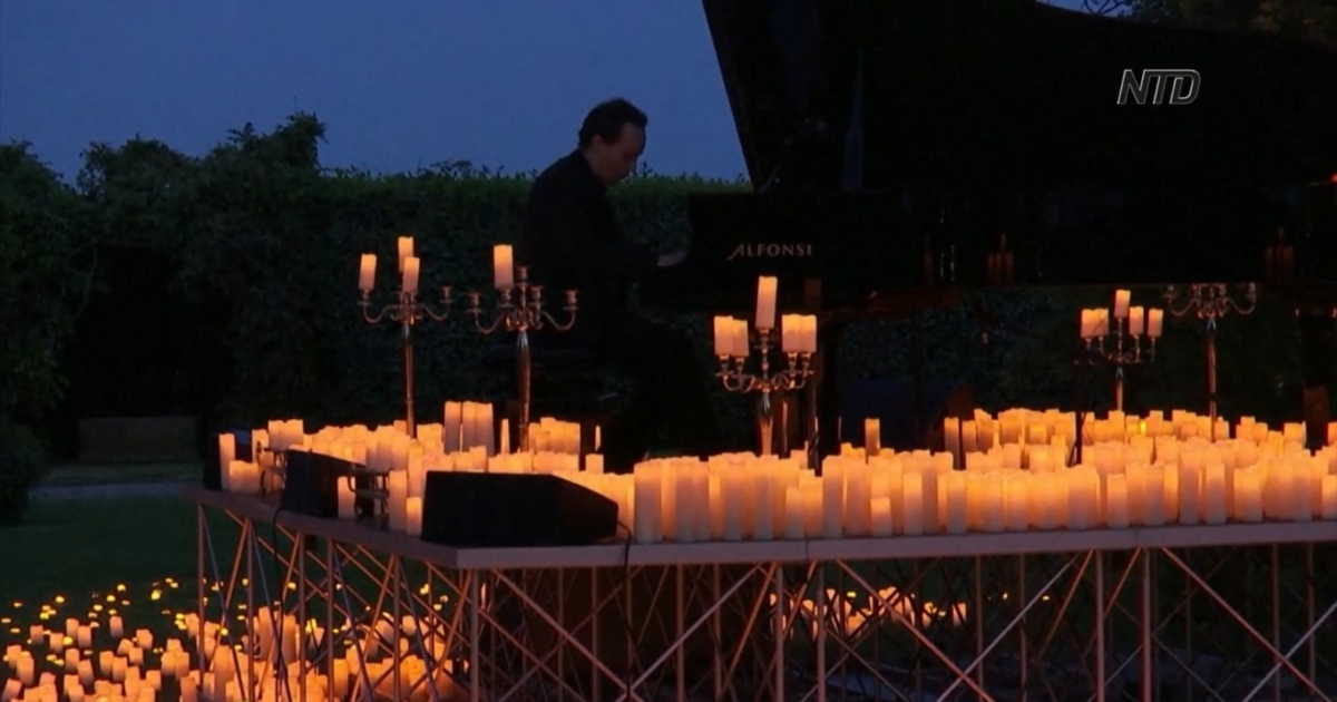 Italians Relish Candlelight Concert NTD