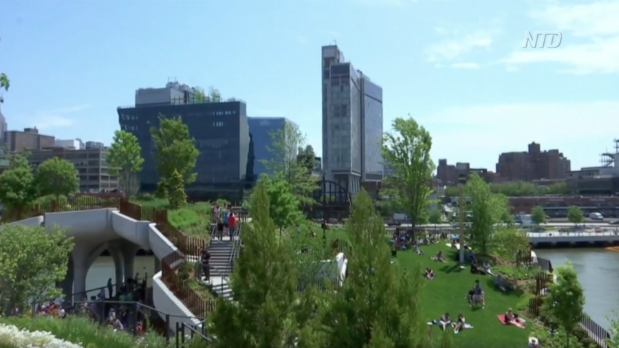 New York Opens Park Atop Small Island