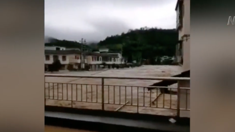 Flood in Guangdong; Reservoir Gates Allegedly Open