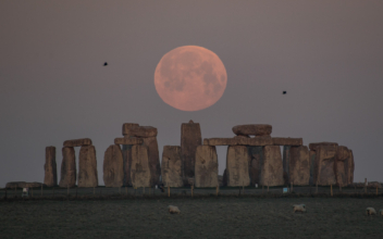 Expect a Full Pink Moon to Shine This Entire Weekend