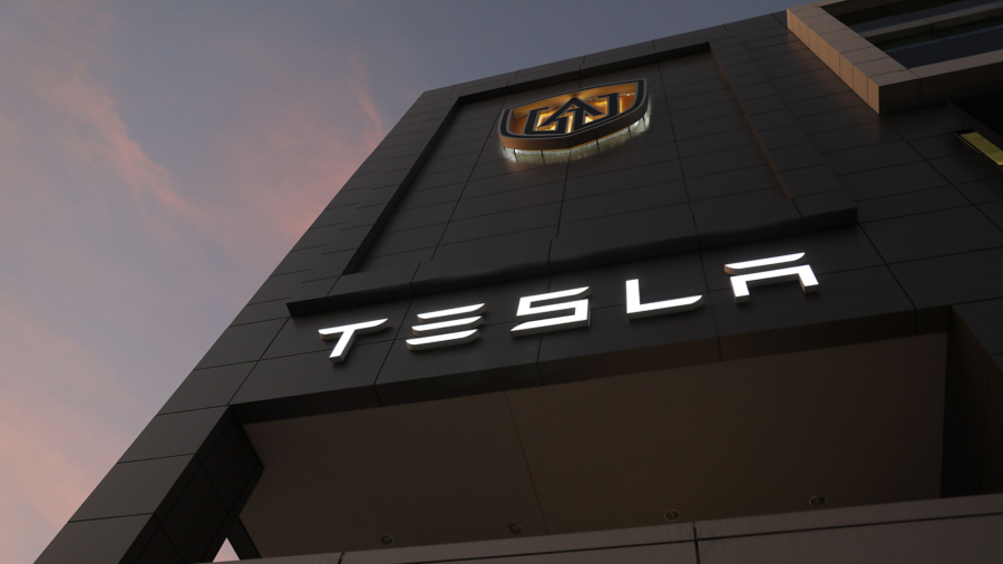 Crash, Arrest Draw More Scrutiny of Tesla Autopilot System