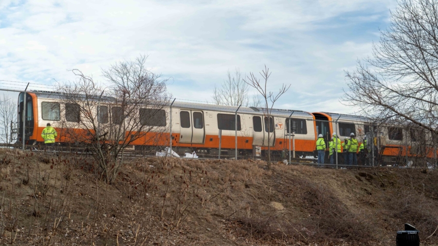 Chinese-Made Subway Cars in US Malfunction Again