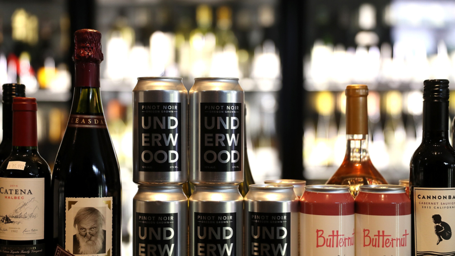 French People React to Canned Wines