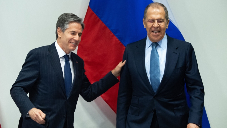 US, Russian Diplomats Break the Ice