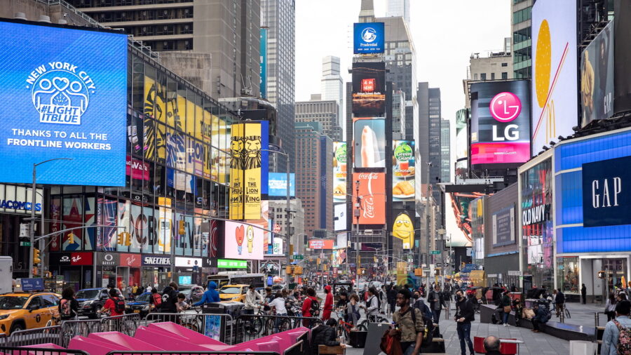 New York City Debuts 110-Foot Ferris Wheel
