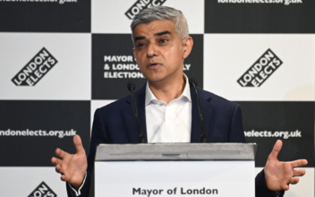London Mayor Supports Shadow Cabinet Changes