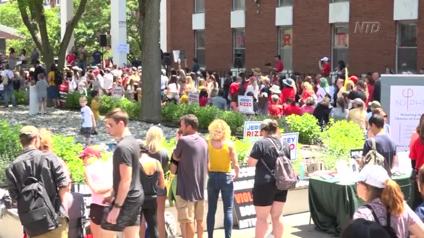 Students, Parents Protest Rutgers University's Vaccine Requirement