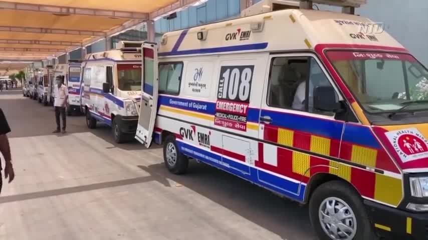 Vaccinated Doctor Dies in India of Virus: Report