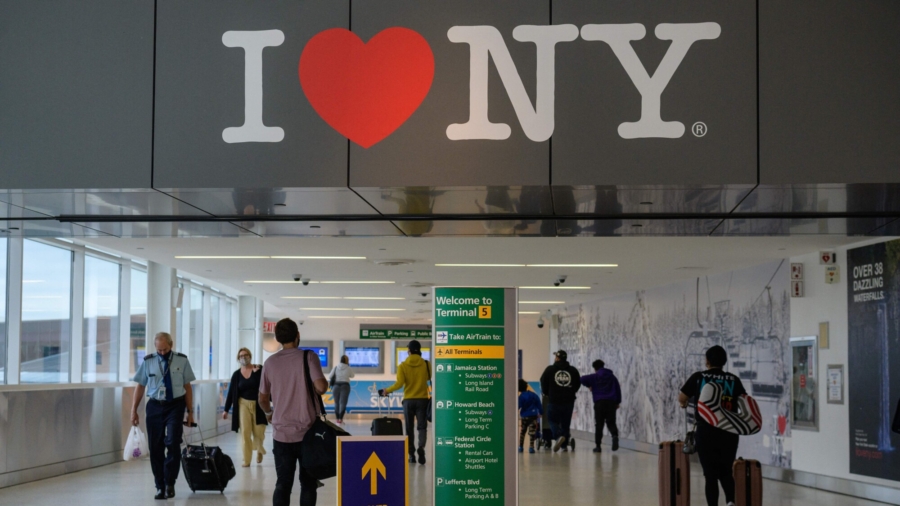 NYC Might Cap Airport Food And Drink Prices