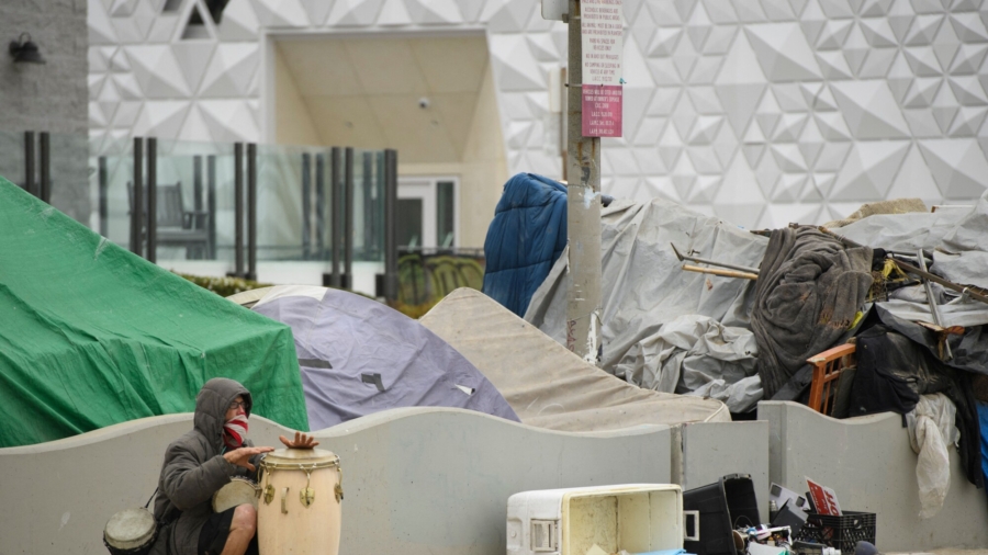 California: Residents Urge Santa Monica City Leaders to Address Homelessness, Public Safety