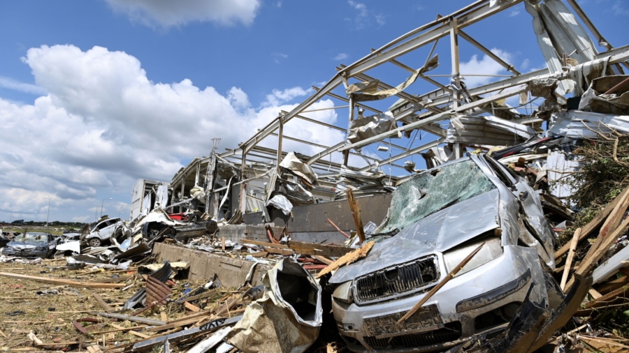 5 Dead, Hundreds Injured by Rare Tornado in Czech Republic