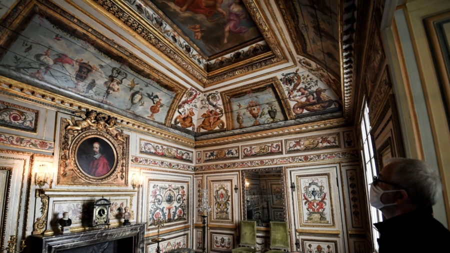Carnavalet Museum in Paris Reopens