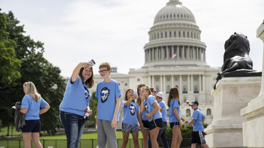 Tourists and Conventions Returning to DC
