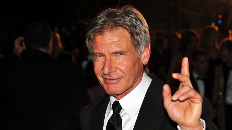 Harrison Ford Reunited With Lost Credit Card in Sicily