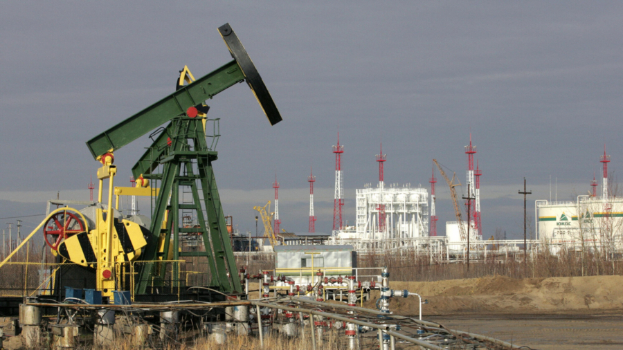 US Reliance on Russian Oil Surges to Record High Amid Tensions