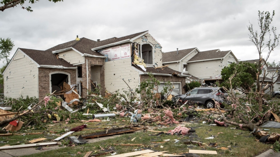 5 Injured After Strong Storm, One Tornado Strikes Chicago Suburbs