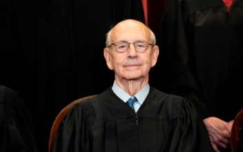 Some Democrats Call on Justice Breyer to Retire