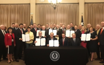 Texas Government Signs Into Law 7 Gun Rights Bills