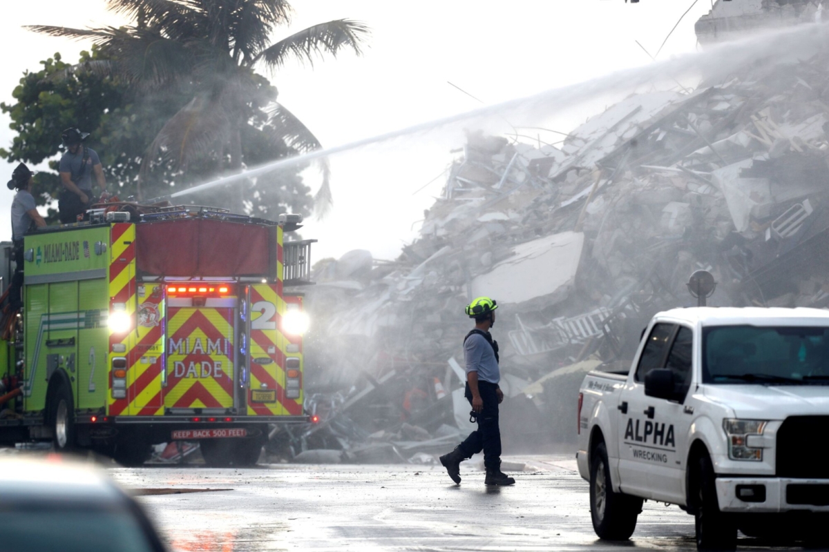 ambulence at collapsed florida condo