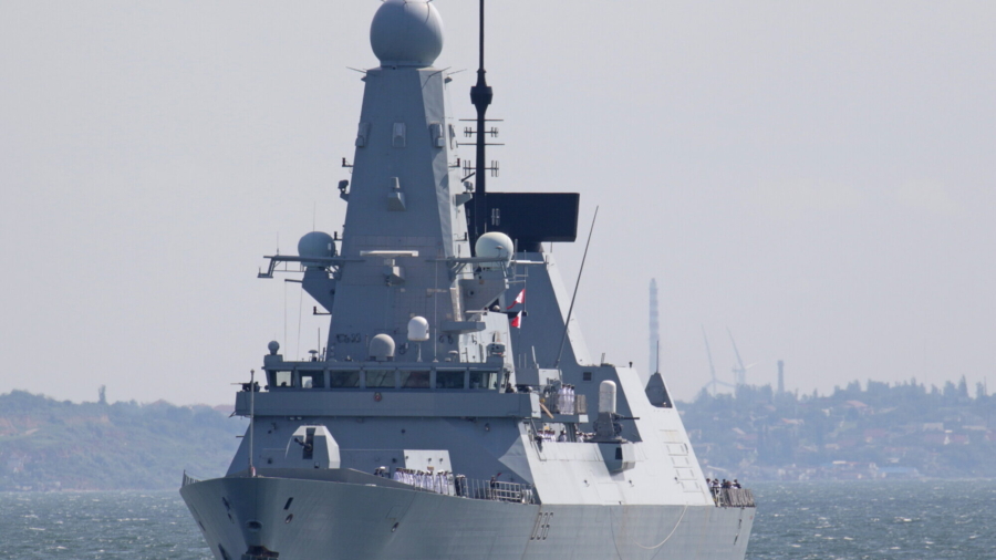 Russia Says Next Time It May Fire to Hit Intruding Warships