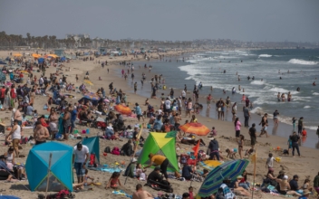 Beaches Packed Amid Scorching Temperatures