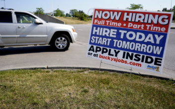 US Weekly Jobless Claims Unexpectedly Rise
