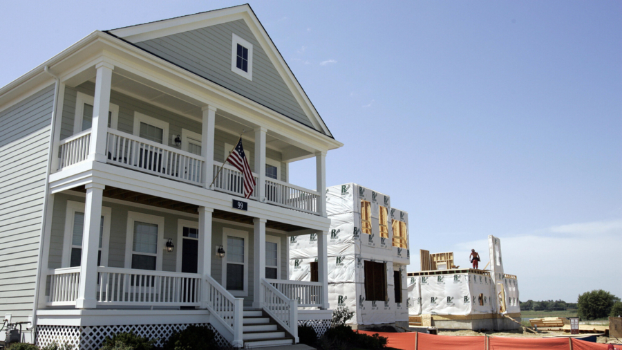 Chicagoan Barred From Evicting Squatters