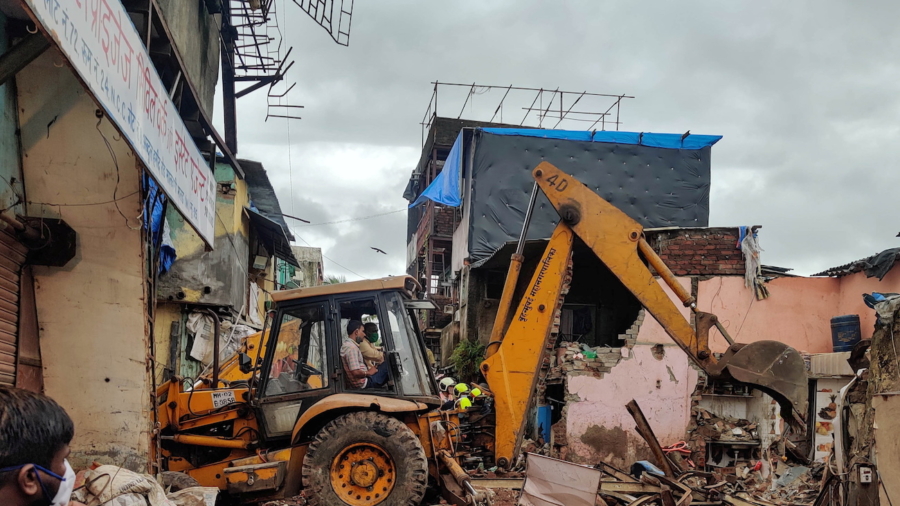 Building Collapse in Mumbai Kills 11, Including 8 Children, Rescuers Search for Survivors