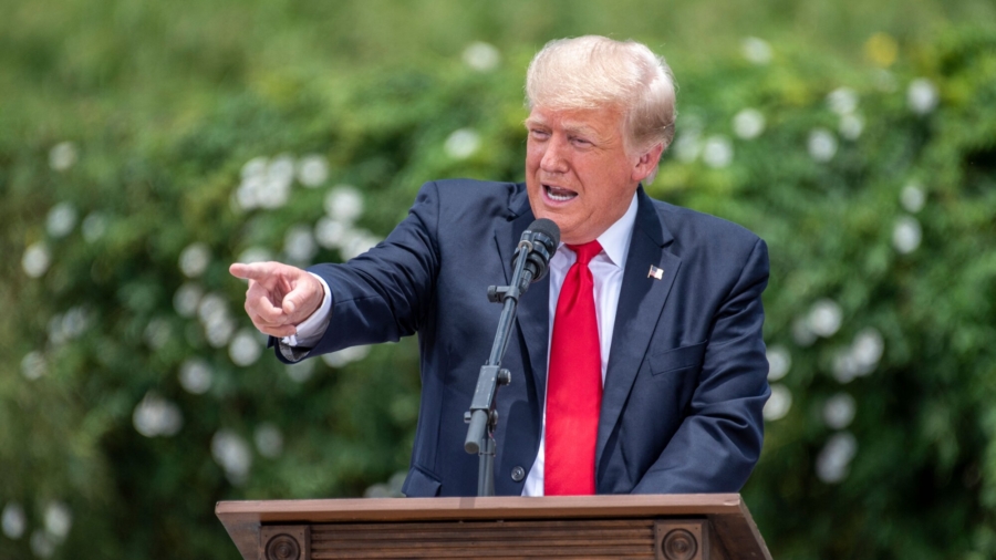 Trump Visits Southern Border With Texas Governor