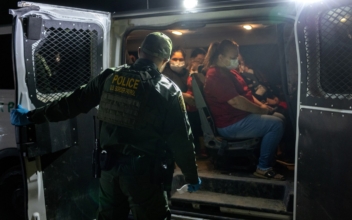 Cartels Recruit US Drivers to Move Migrants