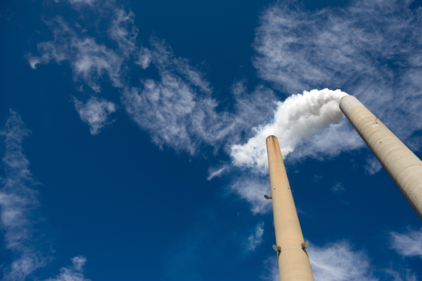 The smoke stacks at American Electric Power's (AEP) Mountaineer coal power plant in New Haven, W.Va., on Oct. 30, 2009. (Saul Loeb/AFP via Getty Images)