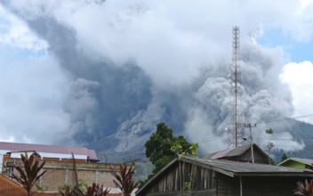 Indonesia’s Sinabung Volcano Spews Ash, Hot Clouds