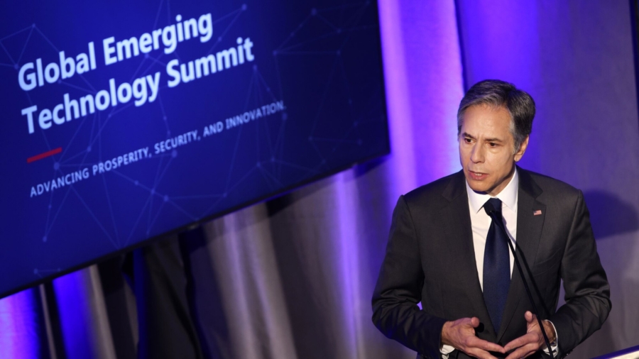 Summit Talks Global Contest for Technology