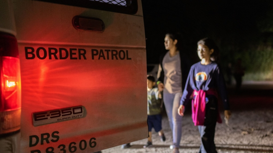 Laredo Sues Biden Over ‘Flood’ of Illegal Immigrants Brought Into City
