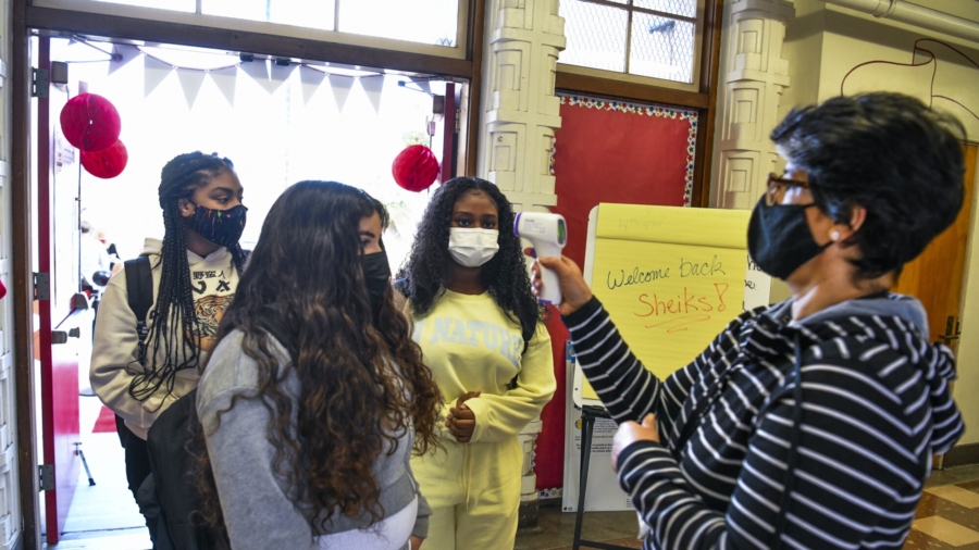 California Students Required to Wear Masks