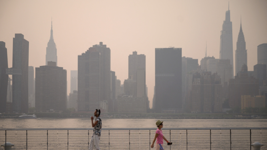 West Coast Smoke Covers Eastern Cities
