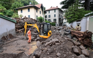 George Clooney Comments on Landslides in Italy