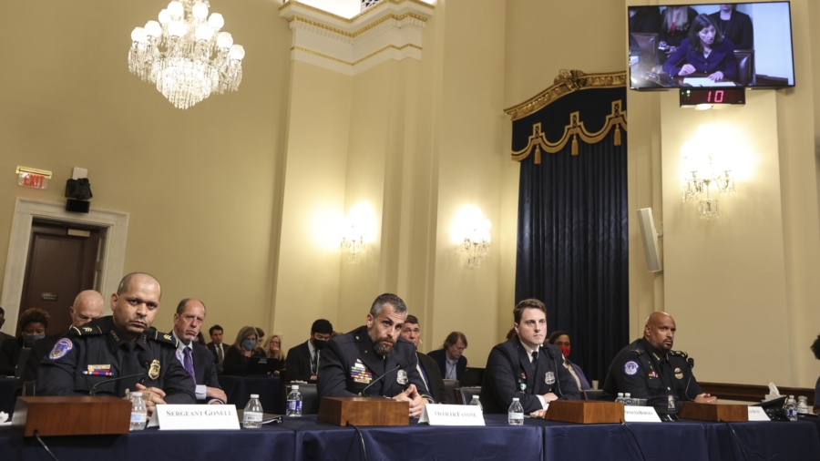 Police Officers Testify at First Jan. 6 Hearing