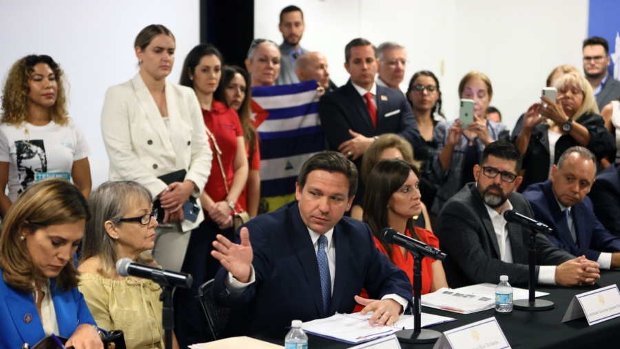 DeSantis Calls to Provide Internet to Cubans
